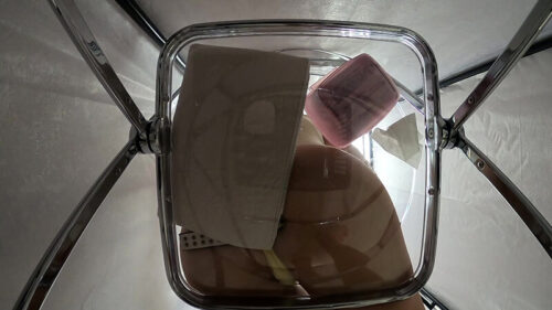 へそ出しルック!セクシーおねえさんのお着替え