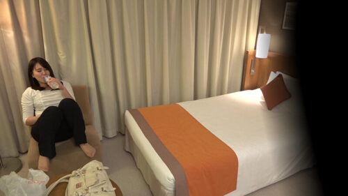 カラダ100点の巨乳OLの電マオナニー