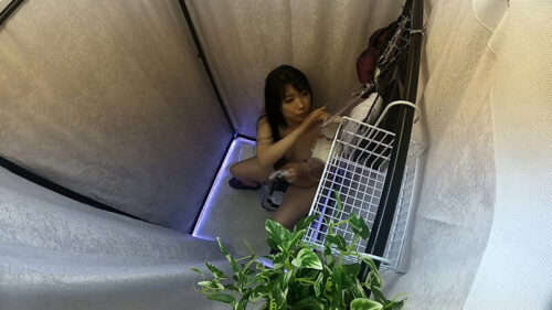 おわん型デカパイOLのお着替え