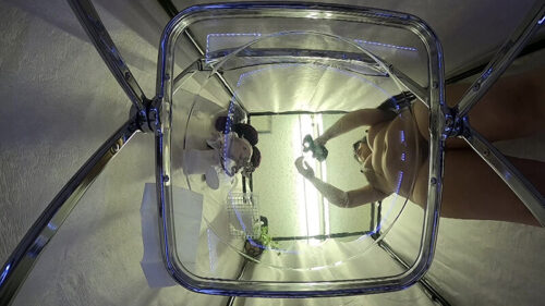 おわん型デカパイOLのお着替え