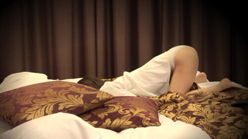 ショートカットでまだあどけないOLさんのオナニー