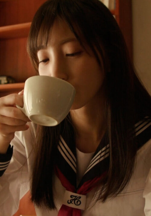 なんで!?行きつけの喫茶店のマスターに古びた蔵に誘われアブノーマルな世界に堕ちて行く年端もいかぬ娘のマゾ気質!