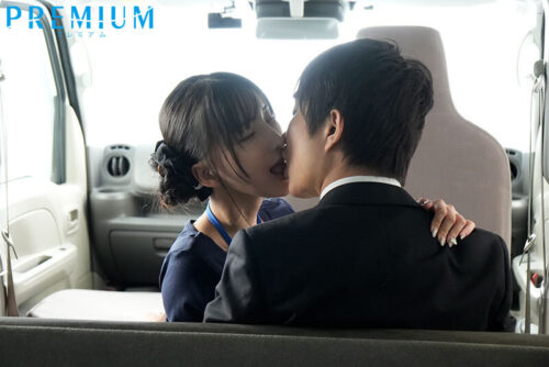 同棲直前のボクを寝取って契約させる、不動産レディのベロチュウ誘惑に負けて、彼女の存在を忘れる程、何度も本気で中出しをしてしまった…。 楪カレン