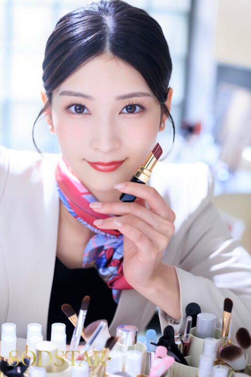 「ばっちりお化粧した私とあの子どっちが良いの?」恋人がメイクアップ中の20分暇そうな付き添い彼氏をフェラ&SEXで顔射させる美容部員 本庄鈴