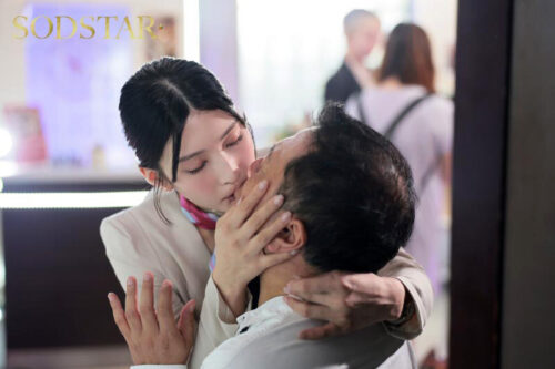 「ばっちりお化粧した私とあの子どっちが良いの?」恋人がメイクアップ中の20分暇そうな付き添い彼氏をフェラ&SEXで顔射させる美容部員 本庄鈴