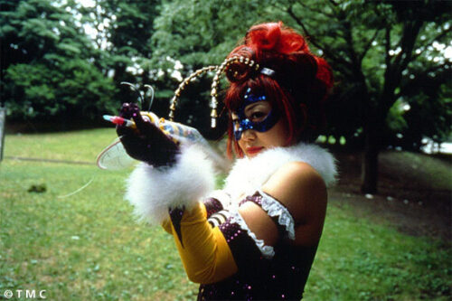 クインビー・ハニー 美巨乳コスプレ戦士