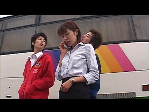 暴行高速バス 囚われの修学旅行