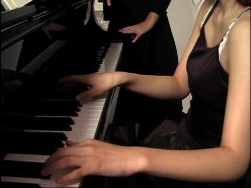 同性愛に目覚めた義母たち 男性より感じちゃって…