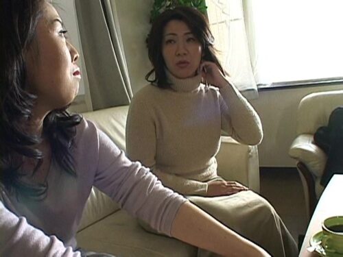 人妻レズ 息子たちを誘惑しながら…