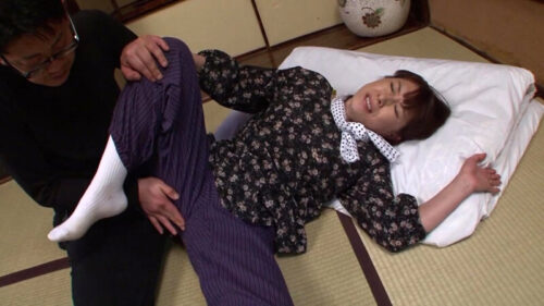 農村で働く熟母スペシャル 谷間から覗く熟れたカラダ… 第二話