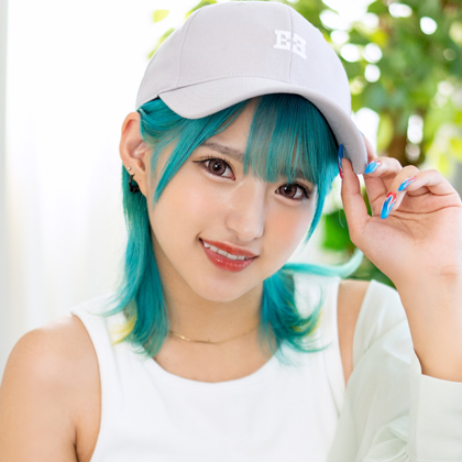 【ロ●ギャルビッチ】オジ好き青髪のヘンタイギャルちゃん。BIGマラで∞絶頂中出しクレイジーファック!!【生パコ最高!】 同人動画