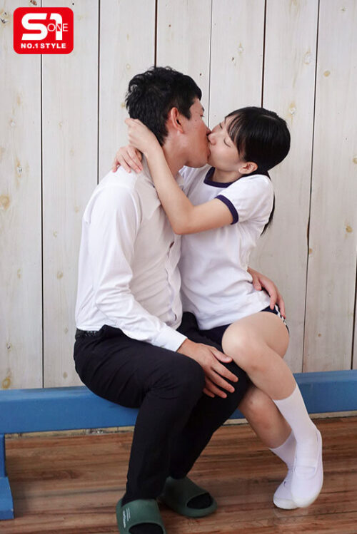 無邪気な教え子に誘惑された僕は可愛い顔、声や匂い、そして若い肉体の魅力に抵抗できず、校内でもホテルでも何処でも挿れまくった。 榊原萌