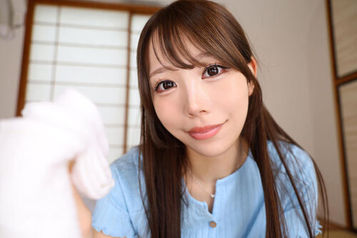 【VR】禁断の唾飲ませ カラダが動かない老いた私に生きる力を与えるのは、ほんの少しの食料と息子の嫁のヨダレです。 尾崎えりか