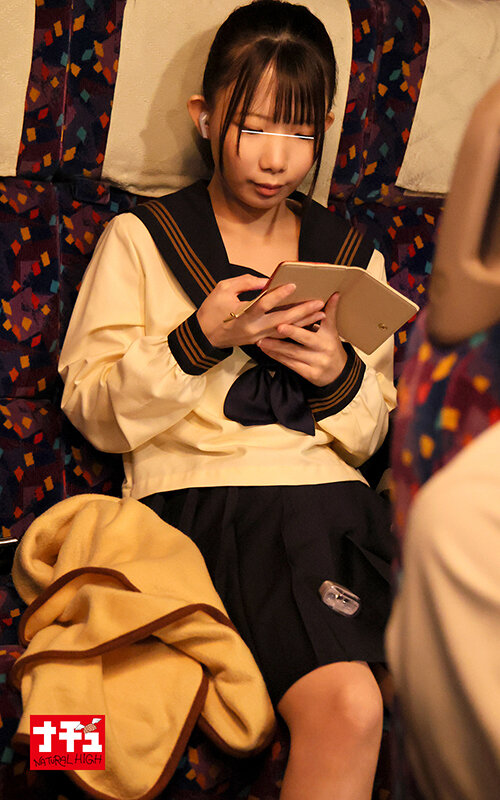 就寝中の夜行バスで指マンされた恐怖に目を開けられず寝たふりしながらイキまくる気弱女子4