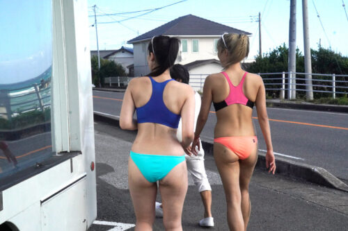 マジックミラー号ハードボイルド ビ〇トコインで一発当てたチビの俺が目前の海で高身長ビーチバレー娘をナンパ！素肌と水着の隙間にチン★コキお願い！最後は、低身長コンプレックス解消のナマ中出し！！