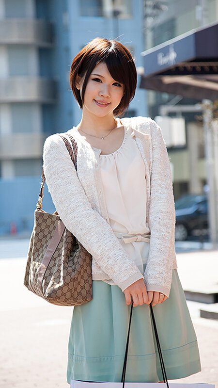 ラグジュアリーエロス 清楚で品良くセレブな熟女たち ナンパ中出し36人8時間BEST4