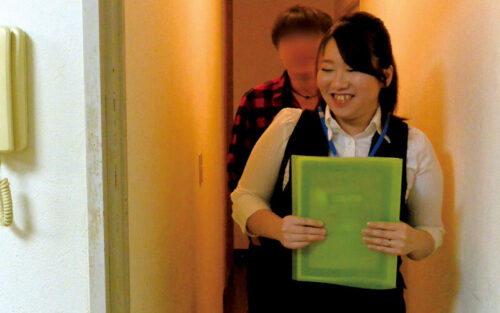 不動産レディと2人っきり…内覧会でエロ交渉