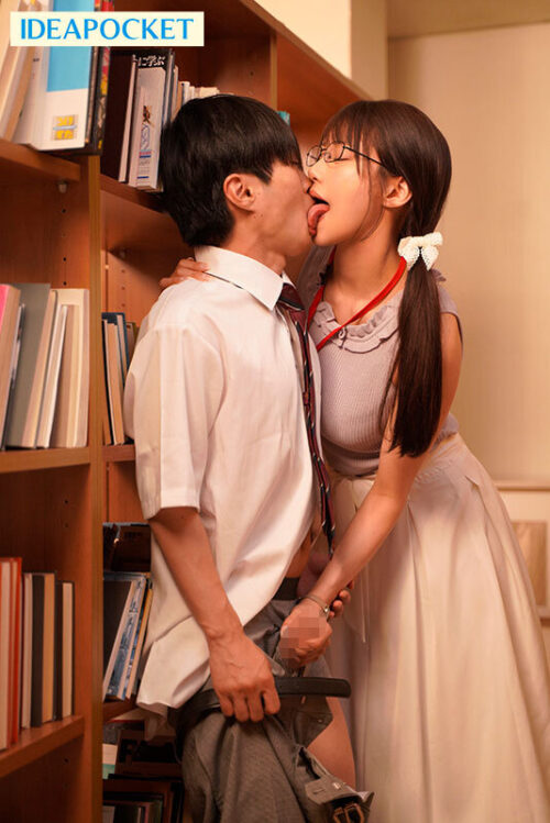 毎朝電車の端の席で読書をしている清楚美人お姉さんがM男を痴女って弄ぶ特殊性癖の持ち主だったなんて… 愛才りあ