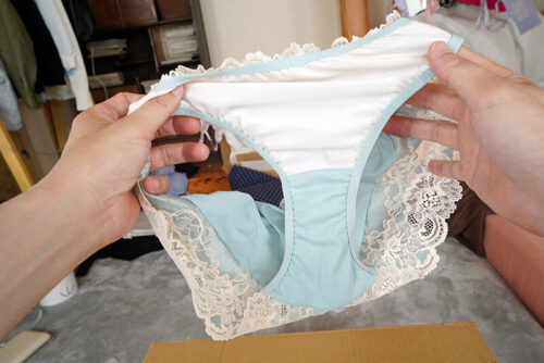 【VR】激狭ワンルームで訳アリ相部屋!ドエロ美人妻の無自覚誘惑に勃起と射精が止まらない! 沙月ふみの 【8K】