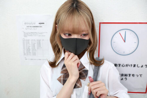 【VR】これぞ8K!顔面特化アングルVR ~ギャル女子校生x顔面特化アングル!ミナちゃんの 前のめりピストン騎乗位でメスがっちゃえ!!~ 藍瀬ミナ