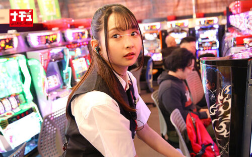 全裸羞恥OK娘スペシャル 絶対NGの黒髪童顔パチスロ店員を連日羞恥でごっくんまでOKさせろ