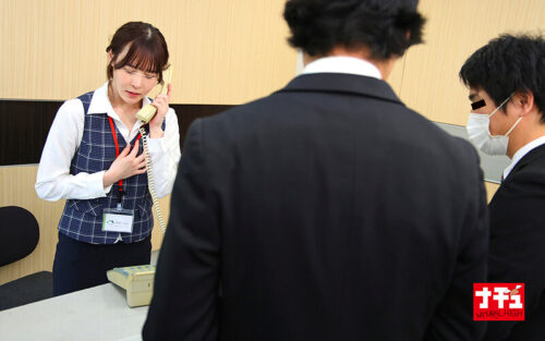 誰かが来たらスカート戻して中断!隙をついて再挿入!平然と悶絶をくり返す粘着衣バックで感情ぐちゃぐちゃイキ壊れたパンスト巨尻OL