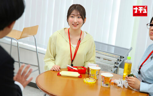 誰かが来たらスカート戻して中断!隙をついて再挿入!平然と悶絶をくり返す粘着衣バックで感情ぐちゃぐちゃイキ壊れたパンスト巨尻OL