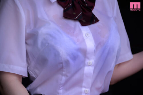 突然の大雨…濡れ透けNTR いつもJ●彼女を送ってさよならする田舎の終着駅で知らない中年オヤジのチ●ポの虜になっているなんて… 水卜さくら