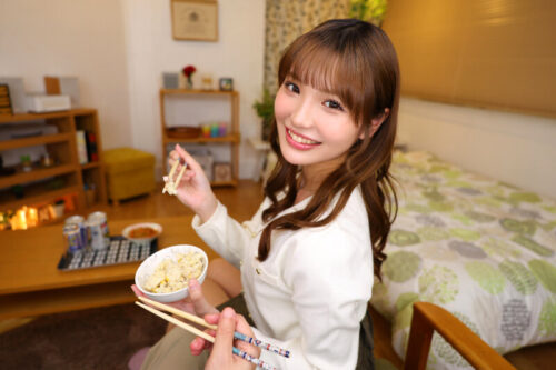 【VR】【8K】会社で人気の美人後輩OLに誘惑され、彼女の事も忘れるくらい何度も精子を搾り取られた僕。佐藤愛瑠