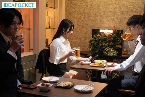 出張先が記録的豪雨で童貞部下と突然相部屋に…雨で濡れた身体に興奮した部下に襲われ朝まで8発のびしょ濡れ絶倫性交 北岡果林