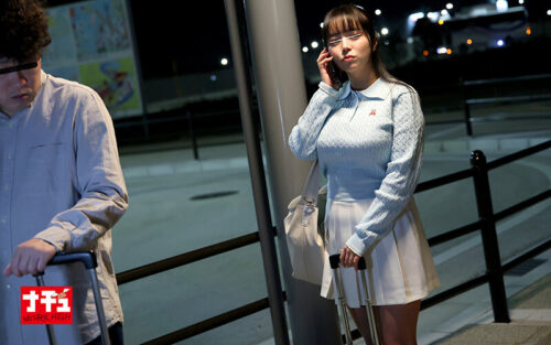 就寝中の夜行バスで指マンされた恐怖に目を開けられず寝たふりしながらイキまくる気弱女子3