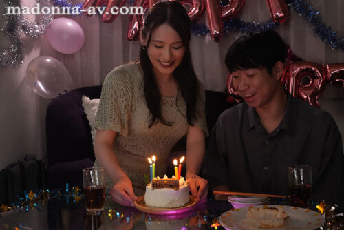 合鍵をもらった人妻が、男子学生が卒業するまで中出しされた一人暮らし部屋。 広瀬ゆり