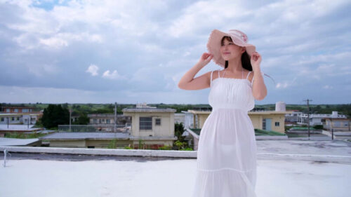 Petite 成瀬かのん