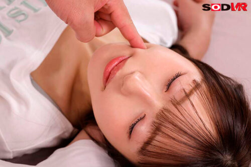 【VR】【8K】最近付き合った彼女と布団の中でダラダラセックスする怠惰な土曜の夜 天神羽衣初 VR