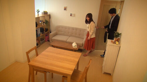 ニンゲン観察 真っ昼間から夫のお抱え税理士とお茶の間不倫SEXに溺れる淫乱若妻