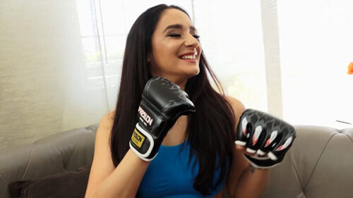 総合格闘技のチャンピオンがAVデビュー！？言葉巧みに誘導すればチャンピオンもやっぱりオンナ！股を広げて生でチ○ポを迎え入れてくれました。