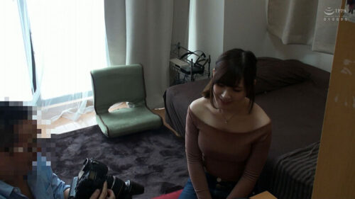 キツめのパイパン！締まりのいいFカップ奥さん