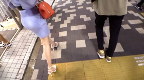 
 「マジ軟派、初撮。 1987 仕事帰りのおっとりした美人女性と貪るような激しいSEX！お酒を飲むとドM性が領域展開し、潮を吹いてイキまくり！！SEXに没頭する姿はまさに野獣。SEXこそ、最高のストレス発散です。」