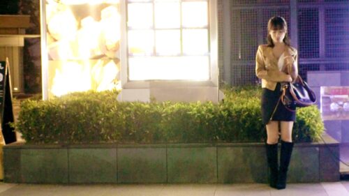 
 「【綺麗過ぎる人妻】27歳【スレンダー巨乳】まみさん参上！旦那の目を盗み浮気を繰り返す彼女の応募理由は『エッチを見られたい願望があります…♪』清潔感と上品振る舞いとは真逆な【ド淫乱のすけべ妻】不倫は文化だと豪語するエロ奥様！敏感エロボディは【大量潮吹き】の連発！激ピストンに大絶頂！欲望全開のグラインド騎乗位でしこたまイキまくる変態奥様の強烈SEX絶対に見逃すな！」