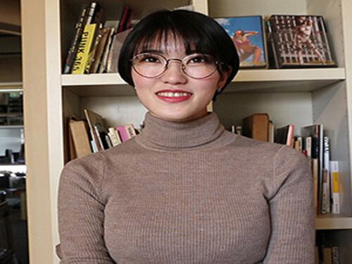 スタイル抜群ドスケベ美脚のあおいちゃんがビクビク反応しながらチンポ咥える性欲旺盛な完璧ヤリマン。 同人動画