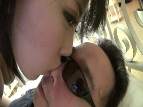 可愛さ抜群の子の聖なる唾をいただきました(完全オリジナル) 同人動画