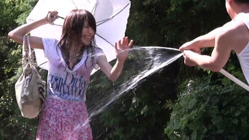 妄想イタズラ！水をかけたらスケた！２ 同人動画