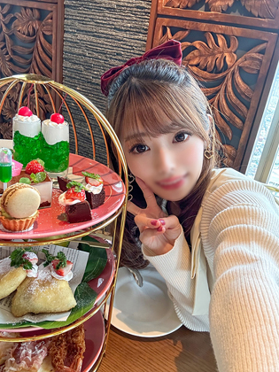 西〇布高級ラウンジ嬢Ｒ　太Pとのプライベートハメ撮り映像流出　顔&スタイルハイレベルな人気ラウンジ嬢が男に好き勝手チンポねじ込まれ中出しされまくる！ 同人動画