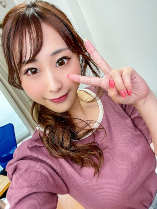 個撮）♥色気♥美容部員23歳ふわふわHcup美乳清楚系お姉さん　パンパンに張った亀頭をじっくりねっとり責めら大量スプラッシュ！！！素人「え服にかけないで！き 同人動画