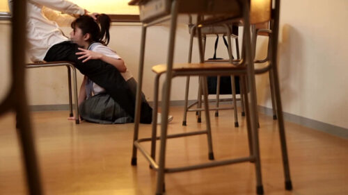 人気の無くなった学校で、あの娘と…。 有栖るる