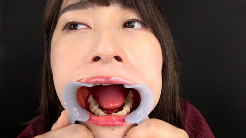 唾液滴る肉厚舌で挑発する淫乱美女