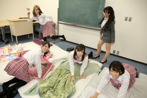 【VR】ウェルカム新時代！KMPVR史上最大の長尺ストーリー！LIFE！！～とある天使に導かれ…人生丸ごとモテ期になったボクと、10人の美女たち～