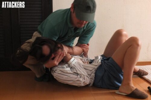 わき毛が生えるまで監禁され続けて 向井藍