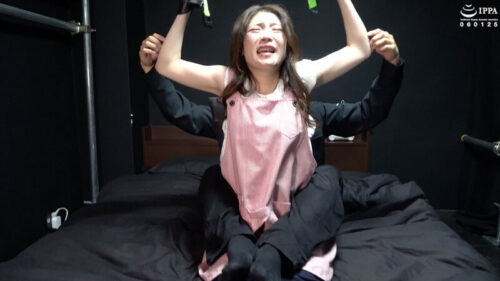 「エプロン姿で掃除する奥様にくすぐりイタズラ！ 一本橋こちょこちょにも笑いもだえる様子を収めてみた」 わかしラボ Vol.023- 2 桧山ゆりか