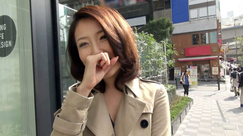 エロフェッショナル仕事の流儀 こよなく人妻を愛するこの道20年のベテランプロデューサーが厳選！狙っても撮れない神レベルの産物 もう二度と拝めない絶品人妻動画 36人8時間maximum